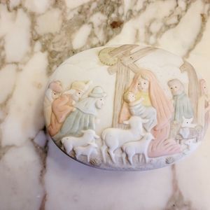 Lefton Nativity Scene Trinket box